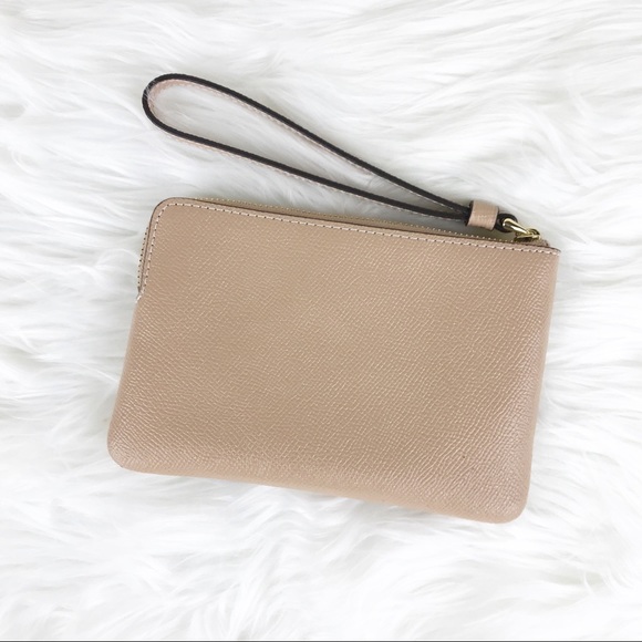COACH NWT Blushed Nude Corner Zip Wristlet - Picture 2 of 8